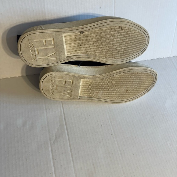 Fly London Black Maco Nubuck Leather Lace Up Sneaker Shoe Womens 42 Classic - Picture 7 of 7